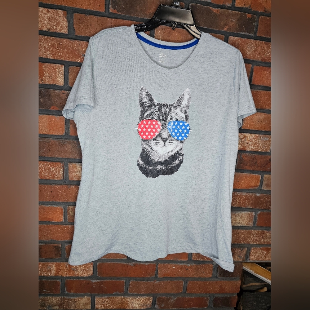 Celebrate patriotic gray cat t shirt